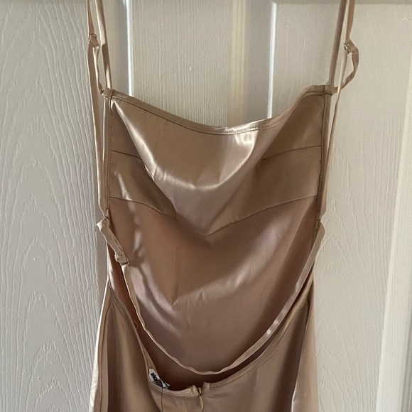 Fashion Nova beige dress - Picture 6 of 8